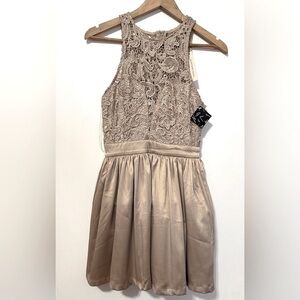 Champagne‎ Lace Dress Size S